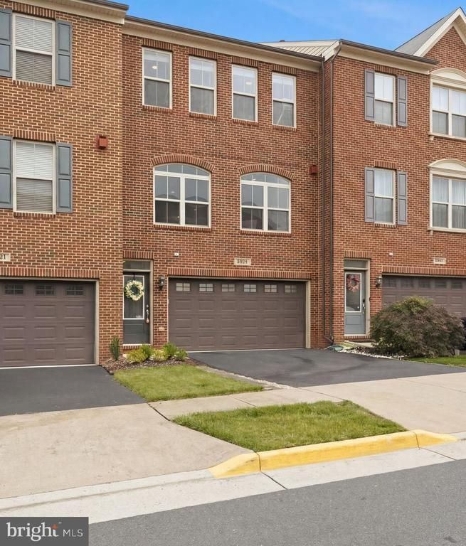 6833 William White Way, Haymarket, VA 20169