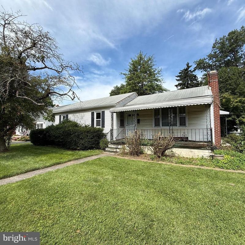 525 Grant Pl, Frederick, MD 21702