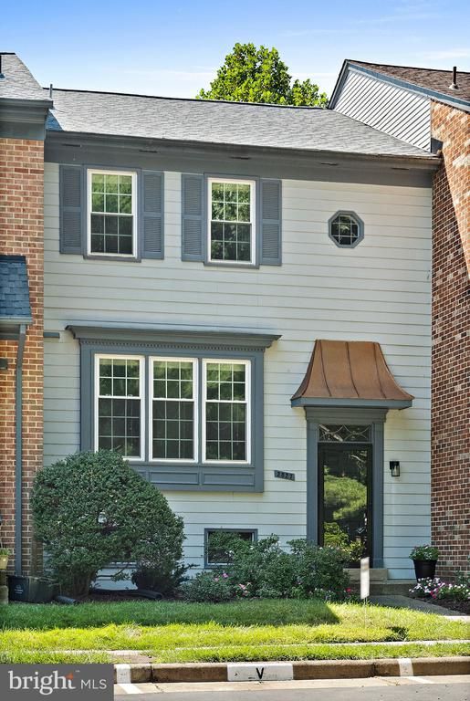 2827 Kelly Sq, Vienna, VA 22181