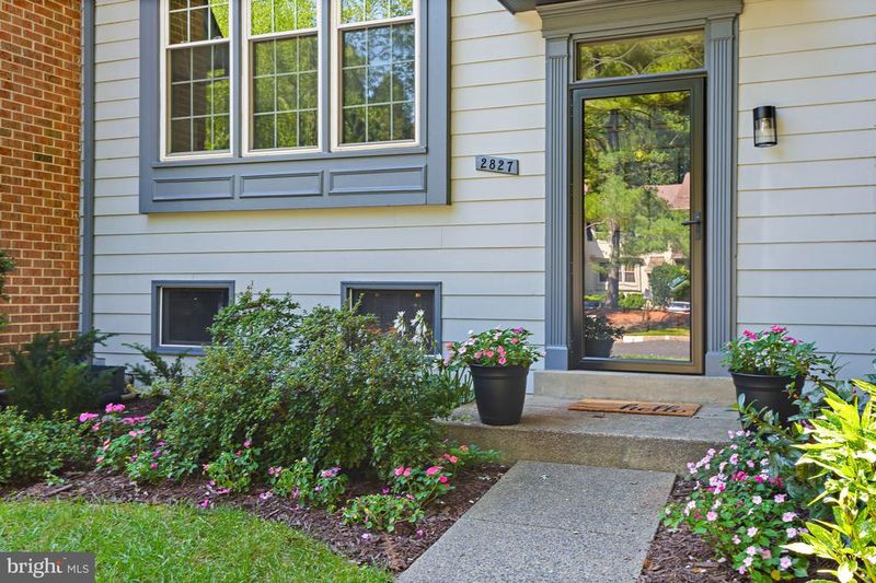 2827 Kelly Sq, Vienna, VA 22181