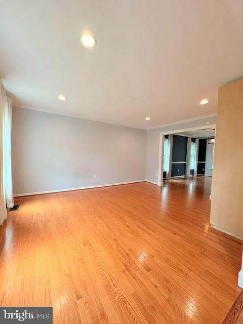 18514 Gingerbread Ln, Gaithersburg, MD 20877