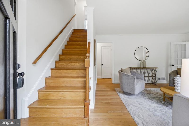 11509 College View Dr, Silver Spring, MD 20902