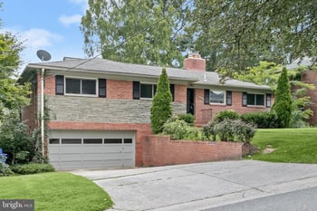 5900 Osceola Rd, Bethesda, MD 20816
