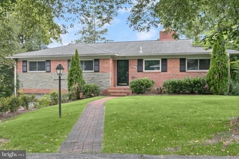 5900 Osceola Rd, Bethesda, MD 20816