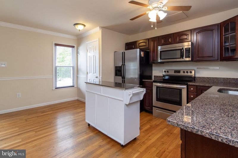1036 Hyde Park Dr, Annapolis, MD 21403