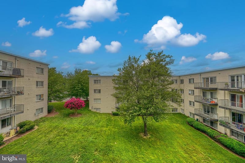 1005 Chillum Rd #302, Hyattsville, MD 20782