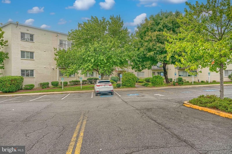 1005 Chillum Rd #302, Hyattsville, MD 20782