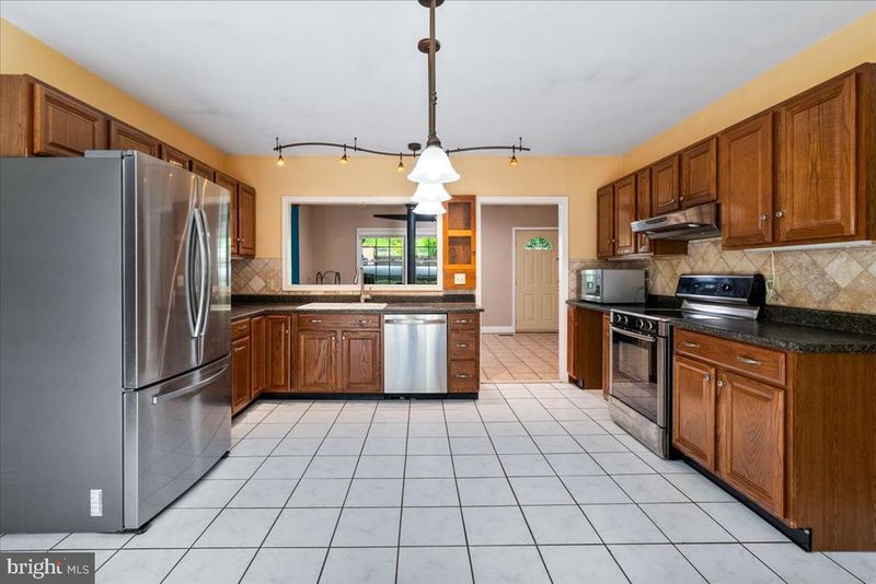 7622 Black Rd, Thurmont, MD 21788