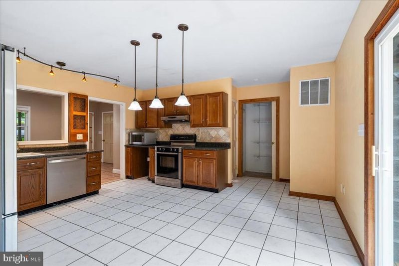 7622 Black Rd, Thurmont, MD 21788