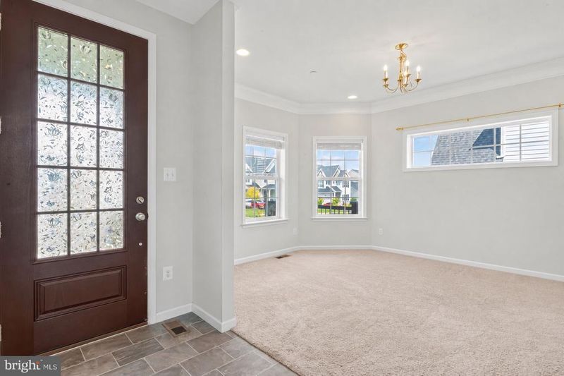 2754 Hillfield Dr, Frederick, MD 21702