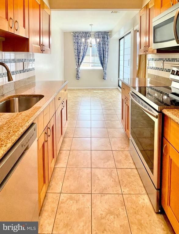 2817 Jermantown Rd #307, Oakton, VA 22124