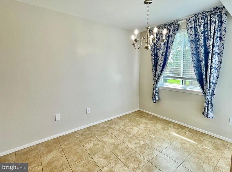 2817 Jermantown Rd #307, Oakton, VA 22124