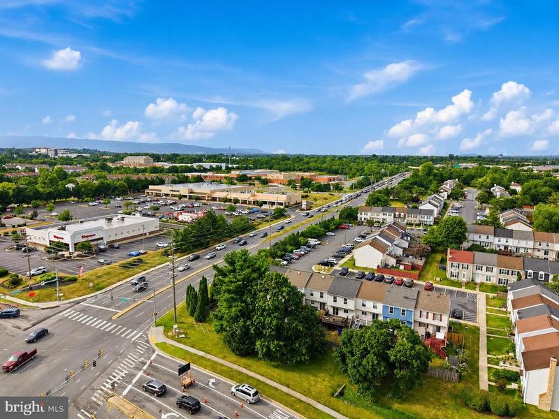 5752 Sunset View Ln, Frederick, MD 21703