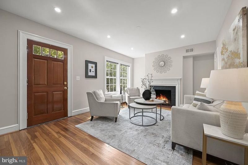 3527 R St NW, Washington, DC 20007