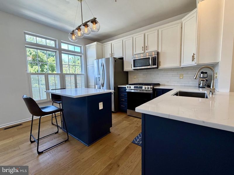 2908 Huntington Grove Sq, Alexandria, VA 22306