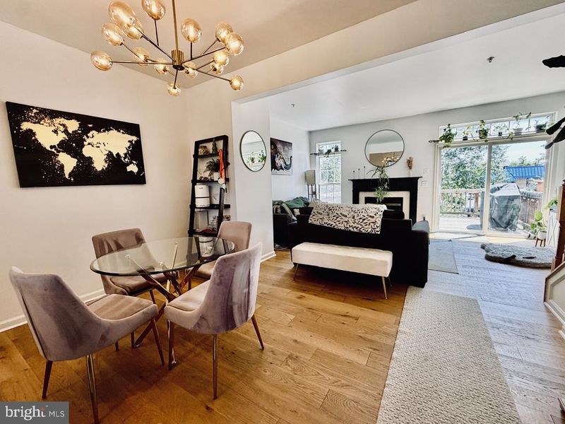 2908 Huntington Grove Sq, Alexandria, VA 22306