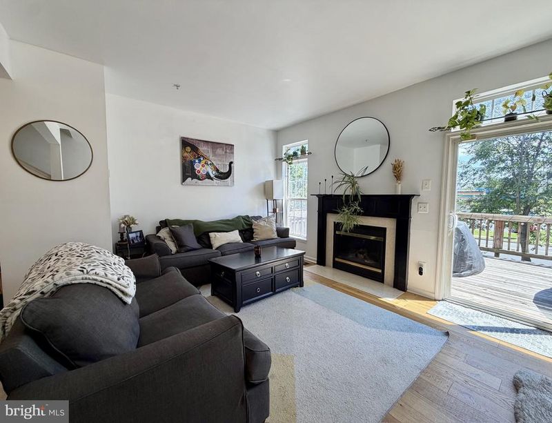 2908 Huntington Grove Sq, Alexandria, VA 22306