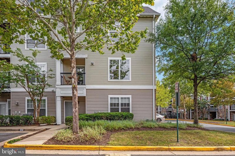 13379 Connor Dr #T, Centreville, VA 20120