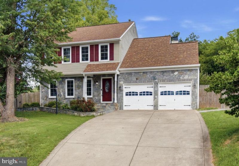 8209 Sunset Dr, Manassas, VA 20110