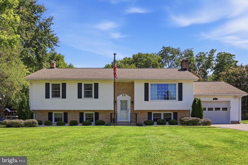 8117 Runnymeade Dr, Frederick, MD 21702