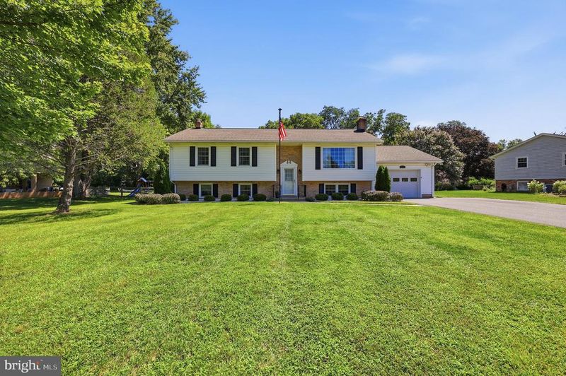 8117 Runnymeade Dr, Frederick, MD 21702