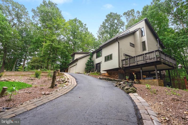 10227 Lawyers Rd, Vienna, VA 22181