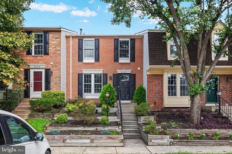 6026 Buttercup Ct, Alexandria, VA 22310