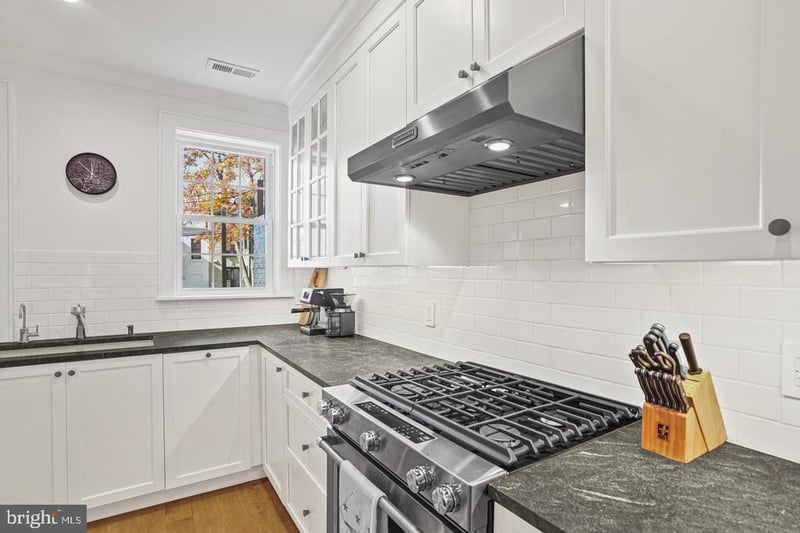 1920 35th St NW, Washington, DC 20007
