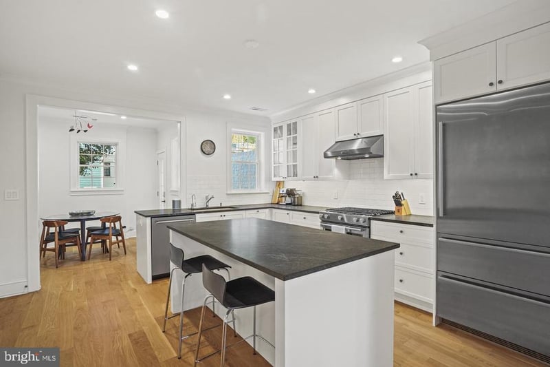 1920 35th St NW, Washington, DC 20007