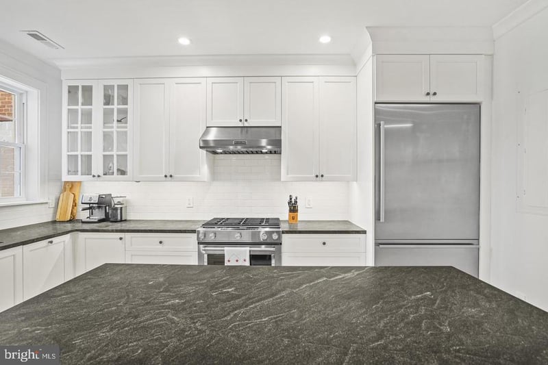 1920 35th St NW, Washington, DC 20007