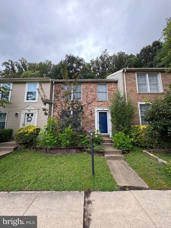 7558 Aspenpark Rd, Lorton, VA 22079