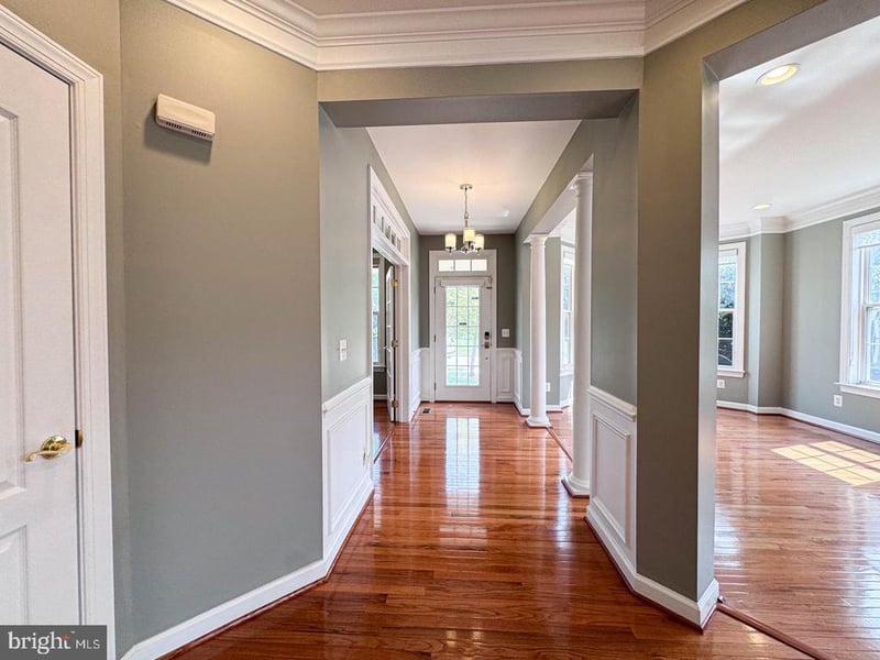 22827 Oakgrove Rd, Sterling, VA 20166