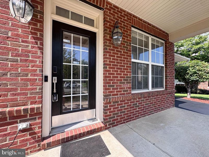 22827 Oakgrove Rd, Sterling, VA 20166