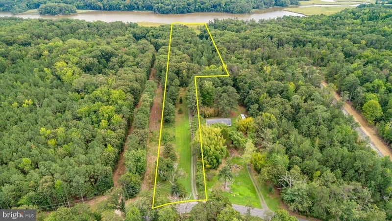 18270 Stoney Point Rd, King George, VA 22485