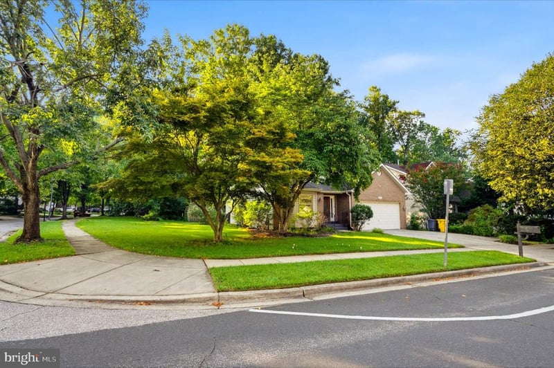 1823 Hyman Ln, Crofton, MD 21114