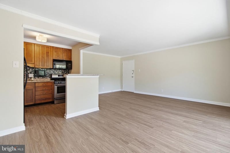 12650 Dara Dr #301, Woodbridge, VA 22192