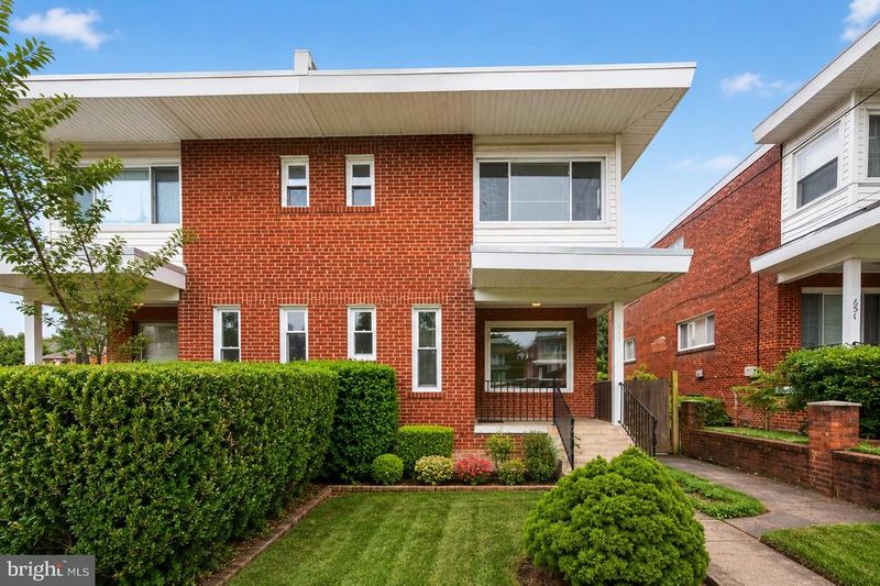655 Kensington Pl NE, Washington, DC 20011