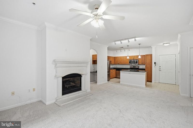 12933 Centre Park Cir #201, Herndon, VA 20171