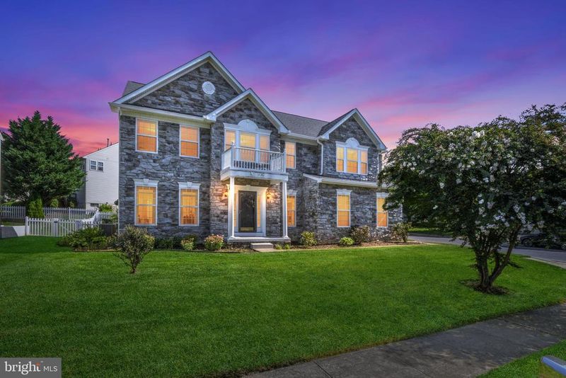 800 Aztec Dr, Frederick, MD 21701