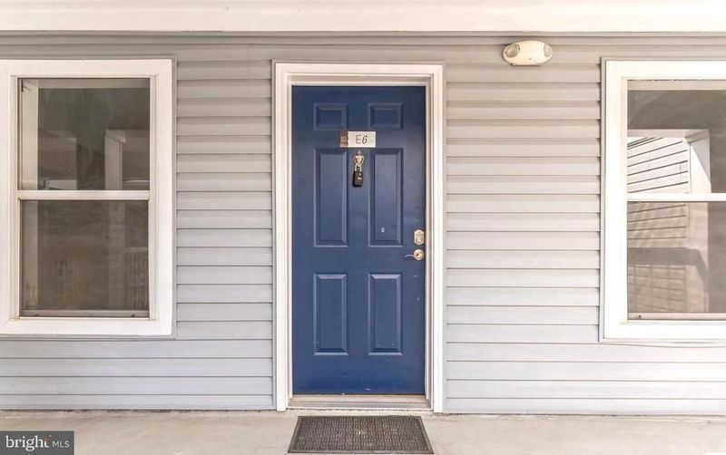 3179 Summit Square Dr #2-E6, Oakton, VA 22124