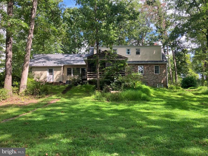 9900 Par Dr, Nokesville, VA 20181