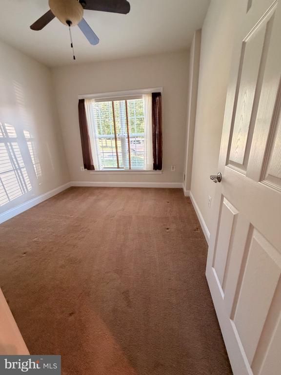 195 Castle Hill Dr, Fredericksburg, VA 22406