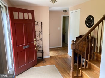 8207 Geneva Mason Rd, Potomac, MD 20854