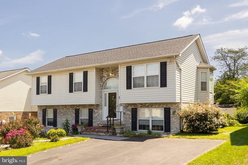 63 Riflemen Ln, Winchester, VA 22601