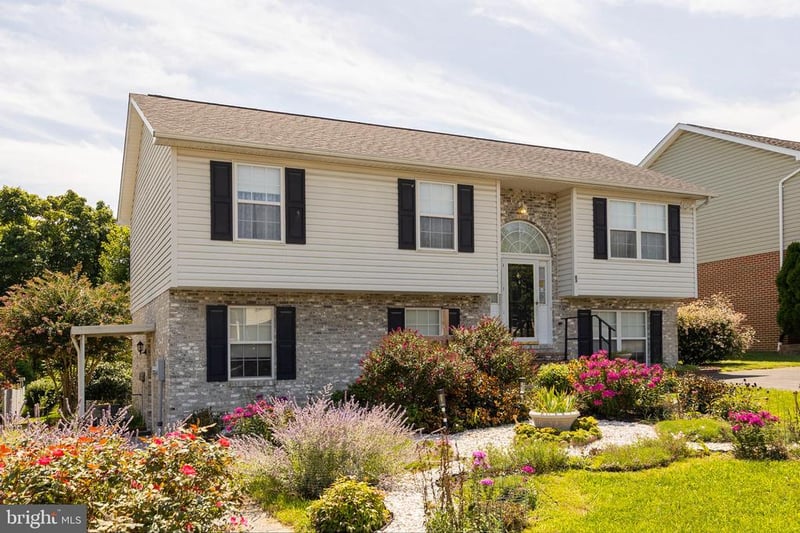 63 Riflemen Ln, Winchester, VA 22601