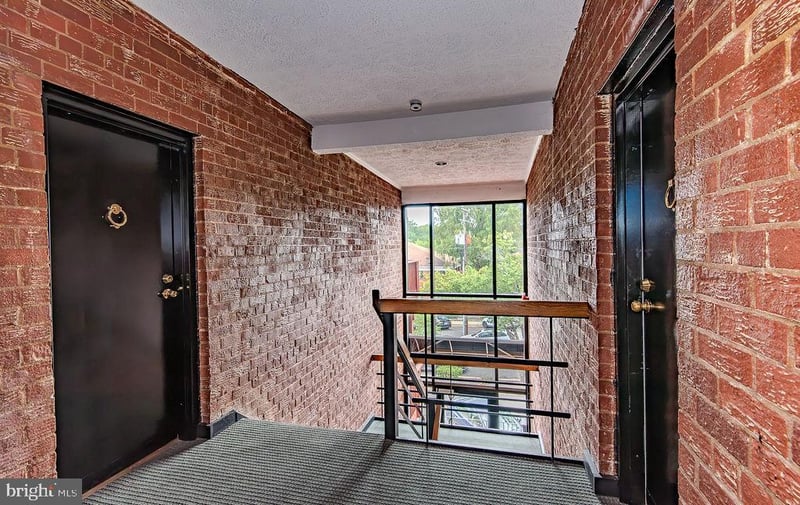 202 Skyhill Rd #8, Alexandria, VA 22314