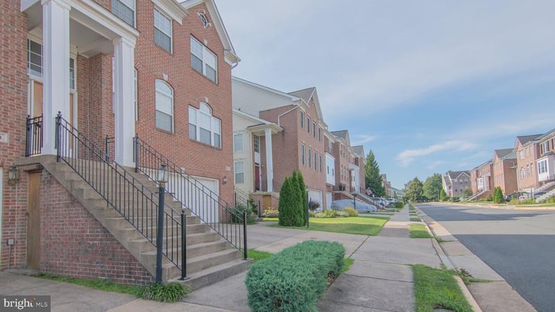 836 Revelstore Sq NE, Leesburg, VA 20176