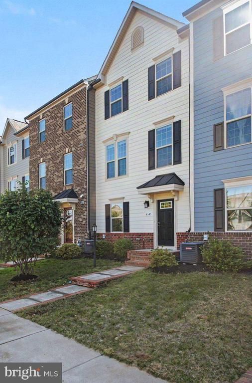 18143 Red Mulberry Rd, Dumfries, VA 22026