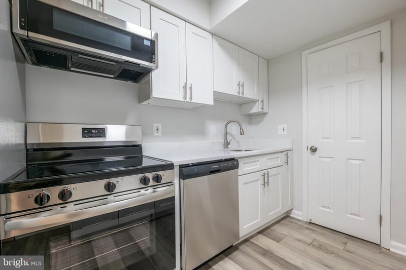 14585 Earlham Ct, Woodbridge, VA 22193