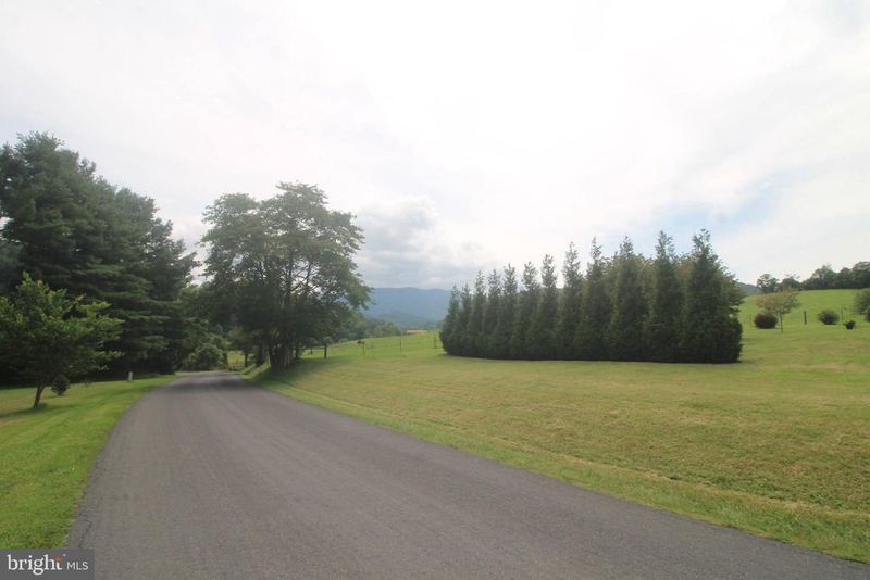 4443 Bentonville Rd, Bentonville, VA 22610